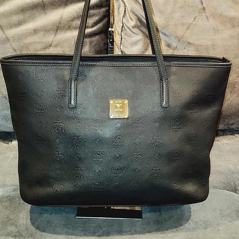MCM MONOGRAM EMBOSSED BLACK/GRAY SMOOTH COWHIDE TWO-WAY TOTE / SHOULDER BAG EUC